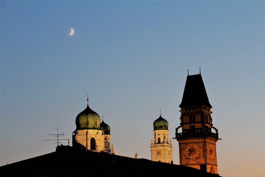 Coucher de soleil sur la cathédrale de Passau, en Allemagne