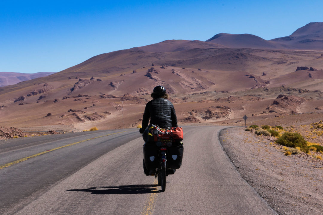 Simon dans le désert d'Atacama
