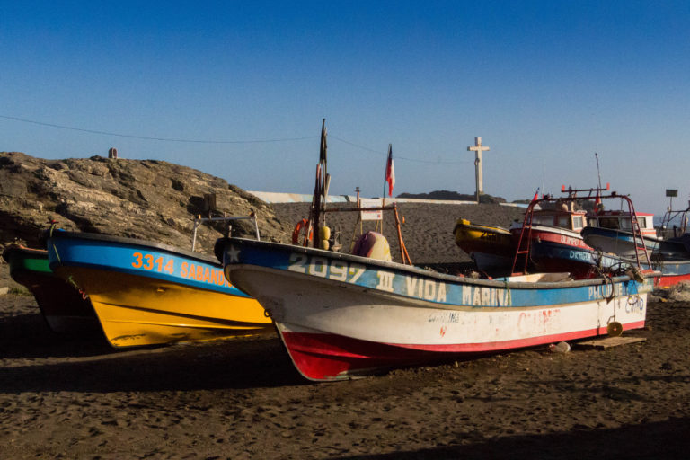 Des bâteaux de pêche, sur la côte chilienne
