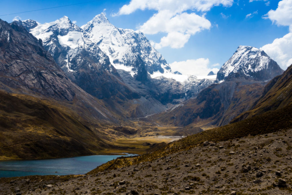 Cordillera Huayhuash - Lagune et sommets enneigés