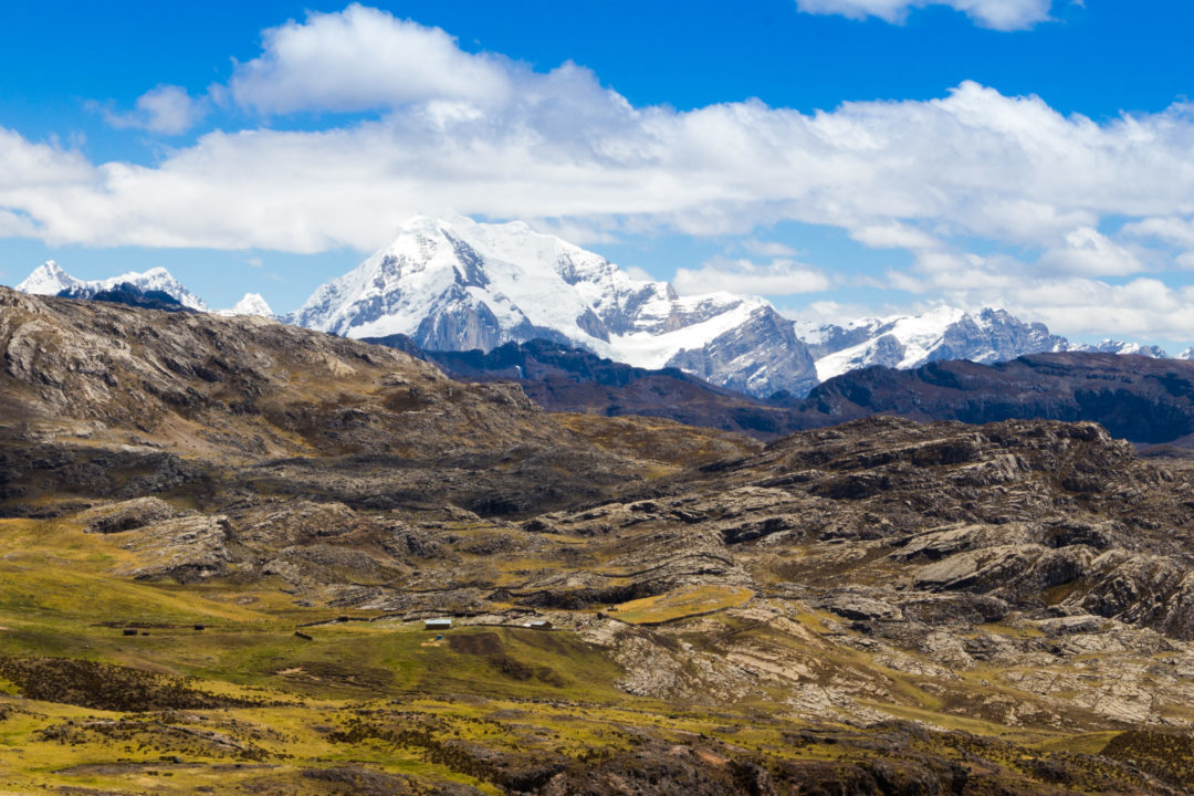 Cordillera Huayhuash - Vue sur les sommets au loin