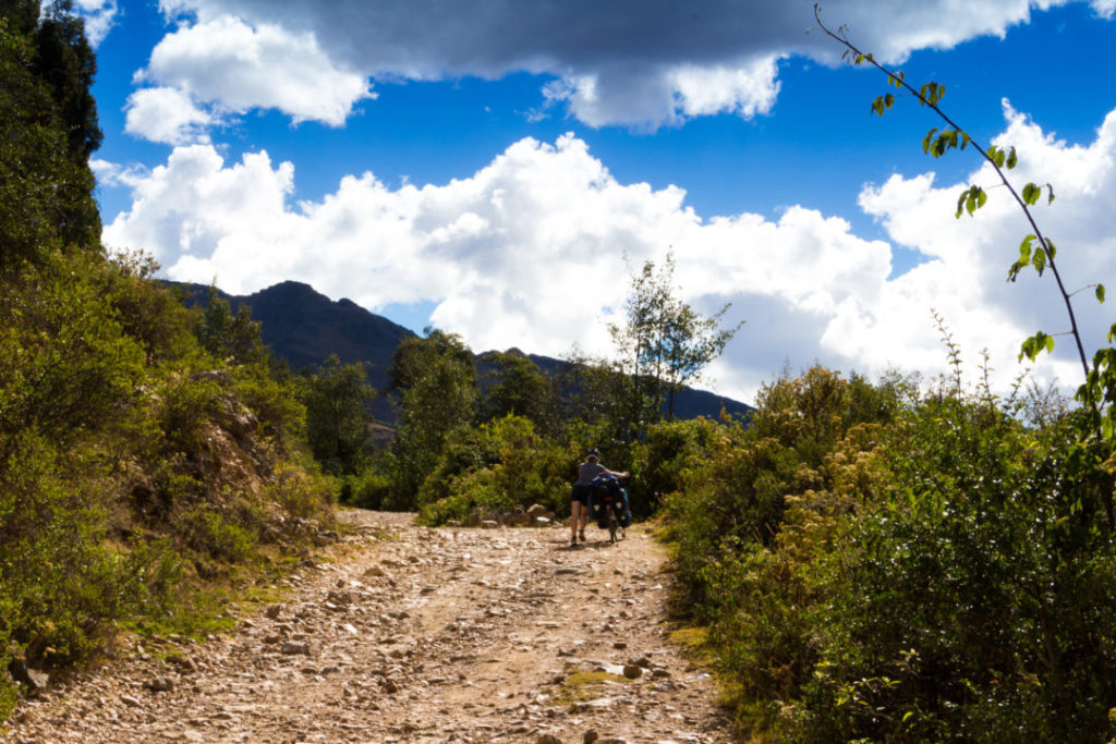 Parc Huascaran - Pauline qui pousse dans la montée