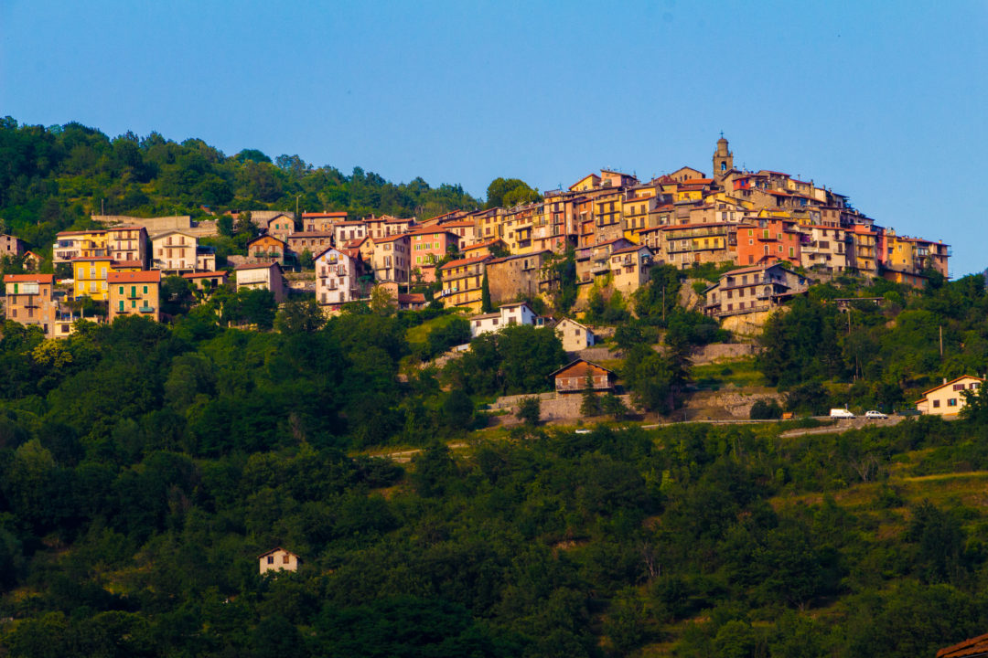 Village de Belvédère vu depuis Roquebillière